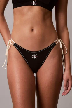 Cueca de biquíni com laçada