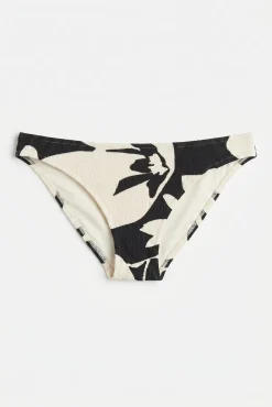 Cueca de biquíni de perna alta com efeito U e maxi flores