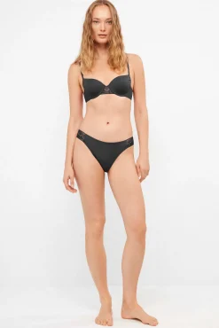 Cueca de biquíni de renda nas laterais