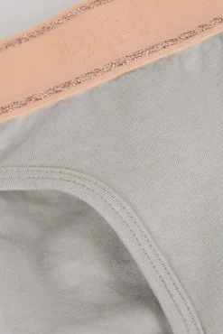 Cueca desportiva para meninas