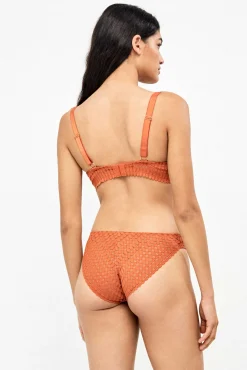 Cueca em renda geométrica