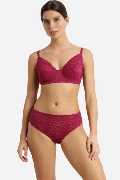 Cueca invisível de renda floral