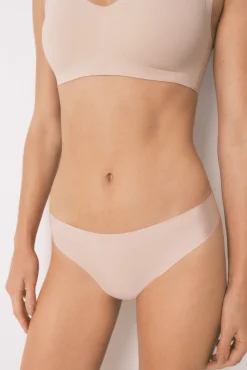 Cueca marrons clássica de corte limpo