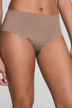 Cueca modeladora invisível em algodão