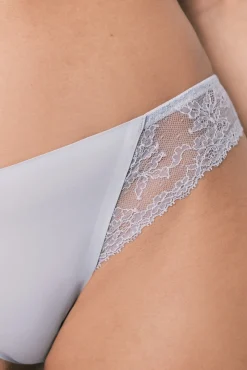 Cuecas clássicas em microfibra e renda azuis