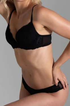 Cuequinha brasileira Perfeita em renda