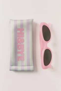 Óculos de sol com capa rosa