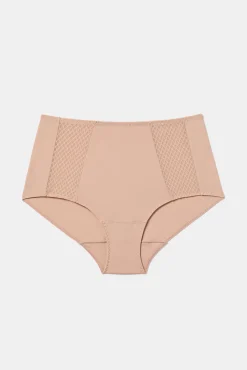 Efeito de barriga alta e lisa reduzindo calcinha