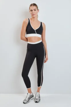 Legging capri com transparências laterais 4D STRETCH preto