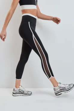 Legging capri com transparências laterais 4D STRETCH preto