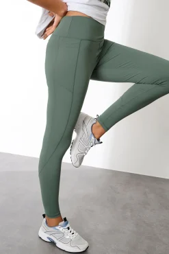 Legging cintura alta y bolsillo lateral.