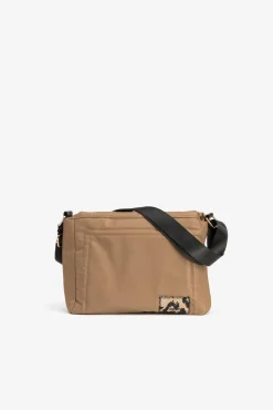 Mala acolchoada com patch de nylon