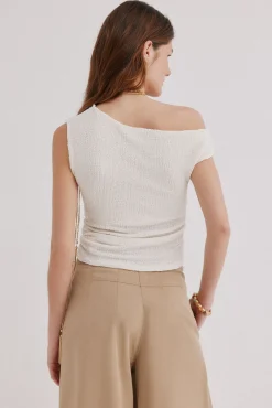 Maria. T-shirt assimétrica