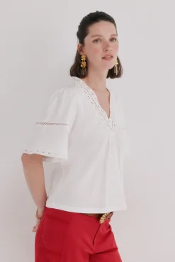 Mireia. T-shirt bordados