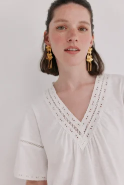 Mireia. T-shirt bordados