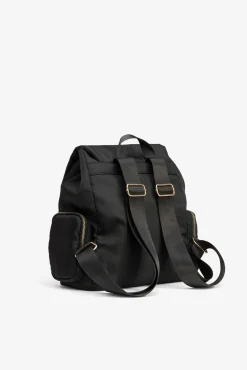 Mochila acolchoada com aba