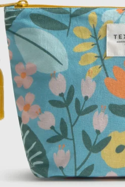 Necessaire em algodão com flores