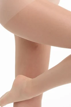 Panty con acabado satinado nude 15 DEN