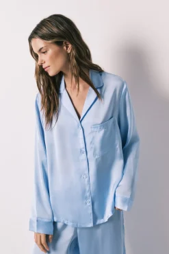 Pijama camiseiro comprido em cetim azul