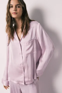 Pijama camiseiro comprido em cetim lilás