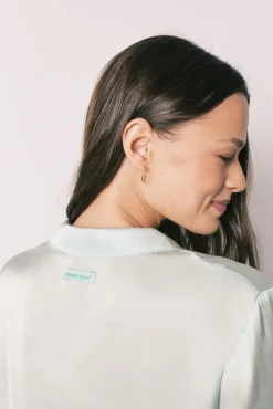 Pijama camiseiro comprido em cetim verde