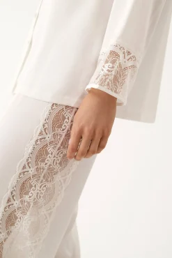 Pijama camiseiro de lingerie em cetim branco