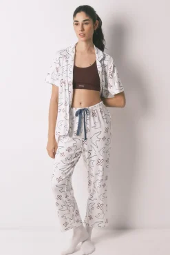 Pijama camiseiro estampado de pássaros em algodão branco