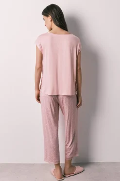 Pijama capri em viscose com estampado animal rosa