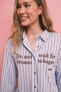 Pijama comprido camiseiro de riscas azul claro