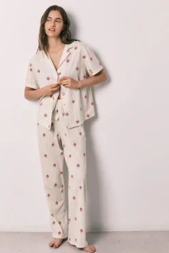 Pijama comprido camiseiro em algodão com riscas e flores