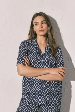 Pijama comprido camiseiro estampado azul