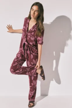 Pijama comprido camiseiro estampado floral