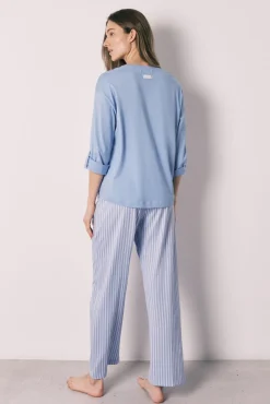 Pijama comprido com calças às riscas em algodão azul