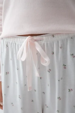 Pijama comprido em algodão com estampado de flores rosa claro