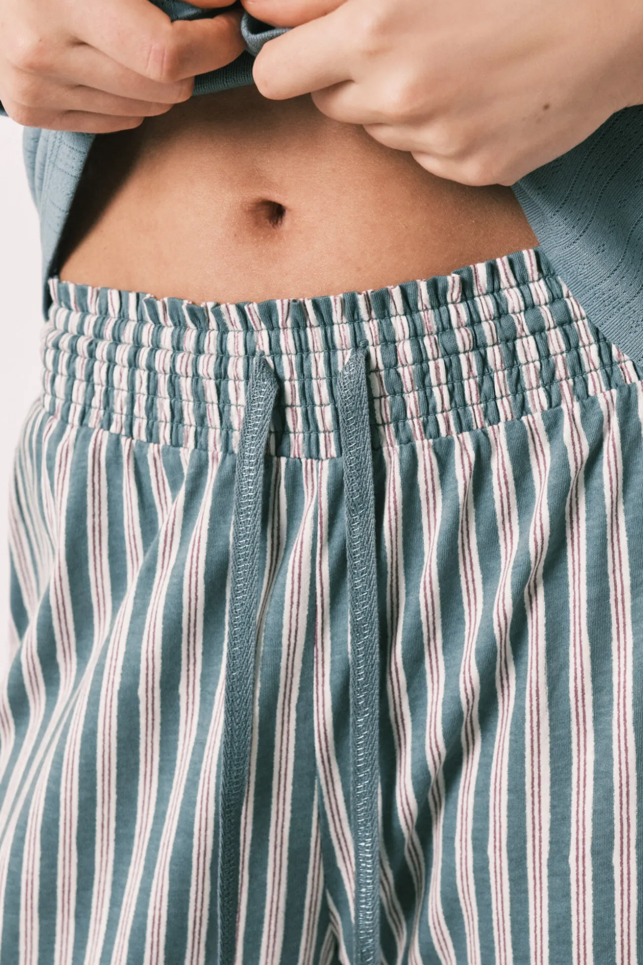 Pijama comprido estampado riscas verde