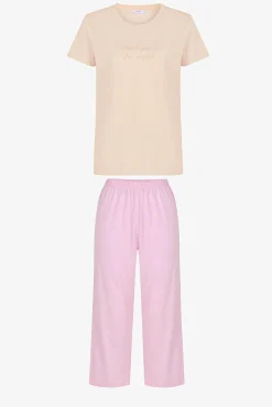 Pijama corte capri folgado