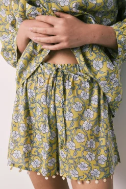 Pijama curto camiseiro estampado flores