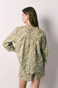 Pijama curto camiseiro estampado flores