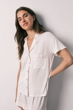 Pijama curto camiseiro estampado riscas