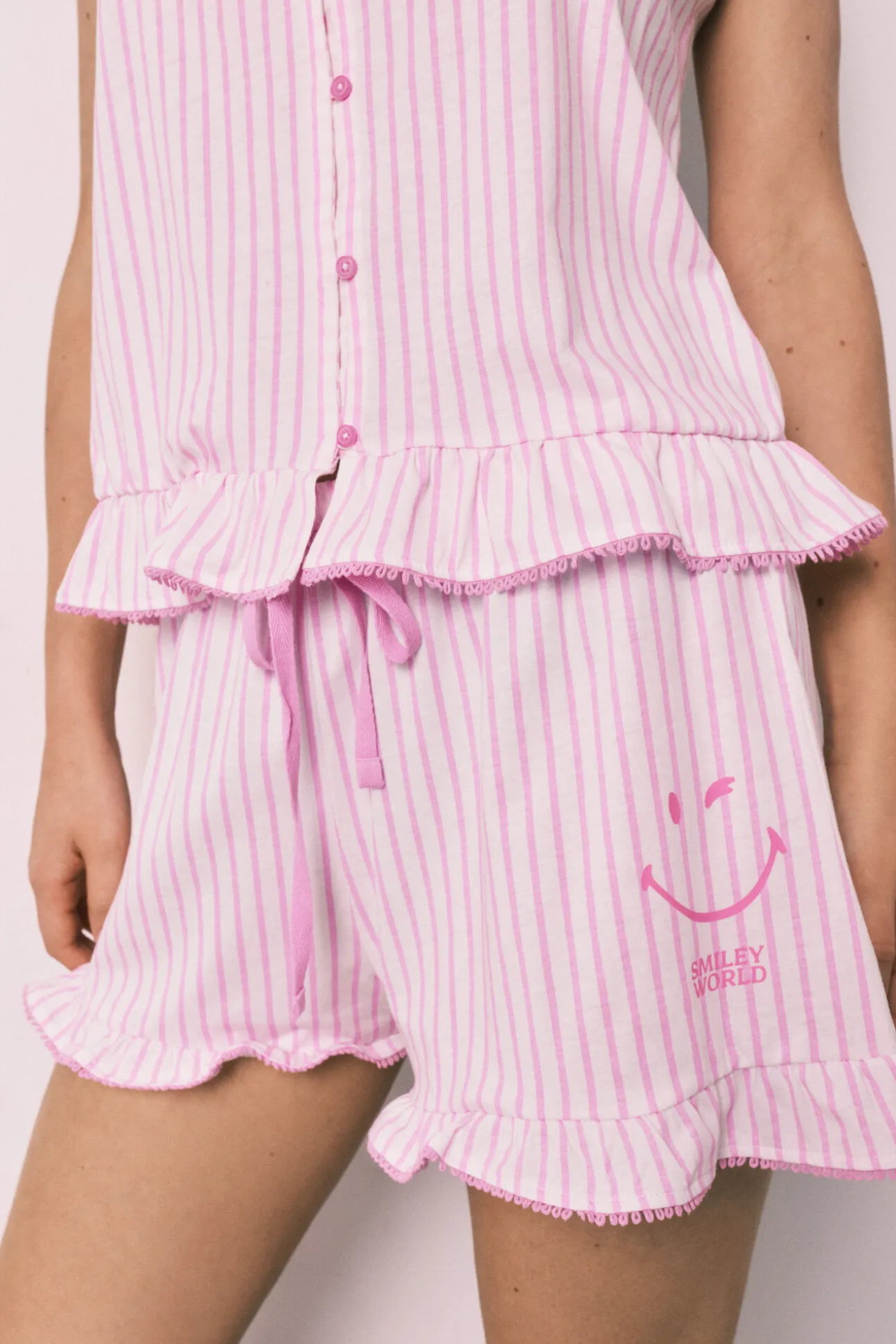 Pijama curto de alças em algodão SmileyWorld® às riscas com folhos