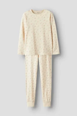 Pijama de flores para menina