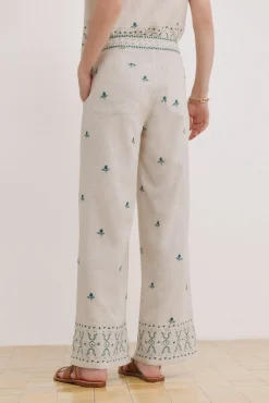 Prime. Calça bordada