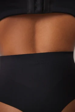 Redutor alto preto e tanga push up