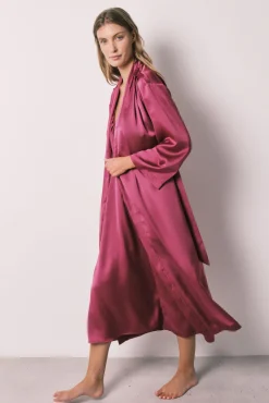 Robe comprida acetinada com folhos