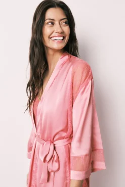 Robe comprida acetinada de renda
