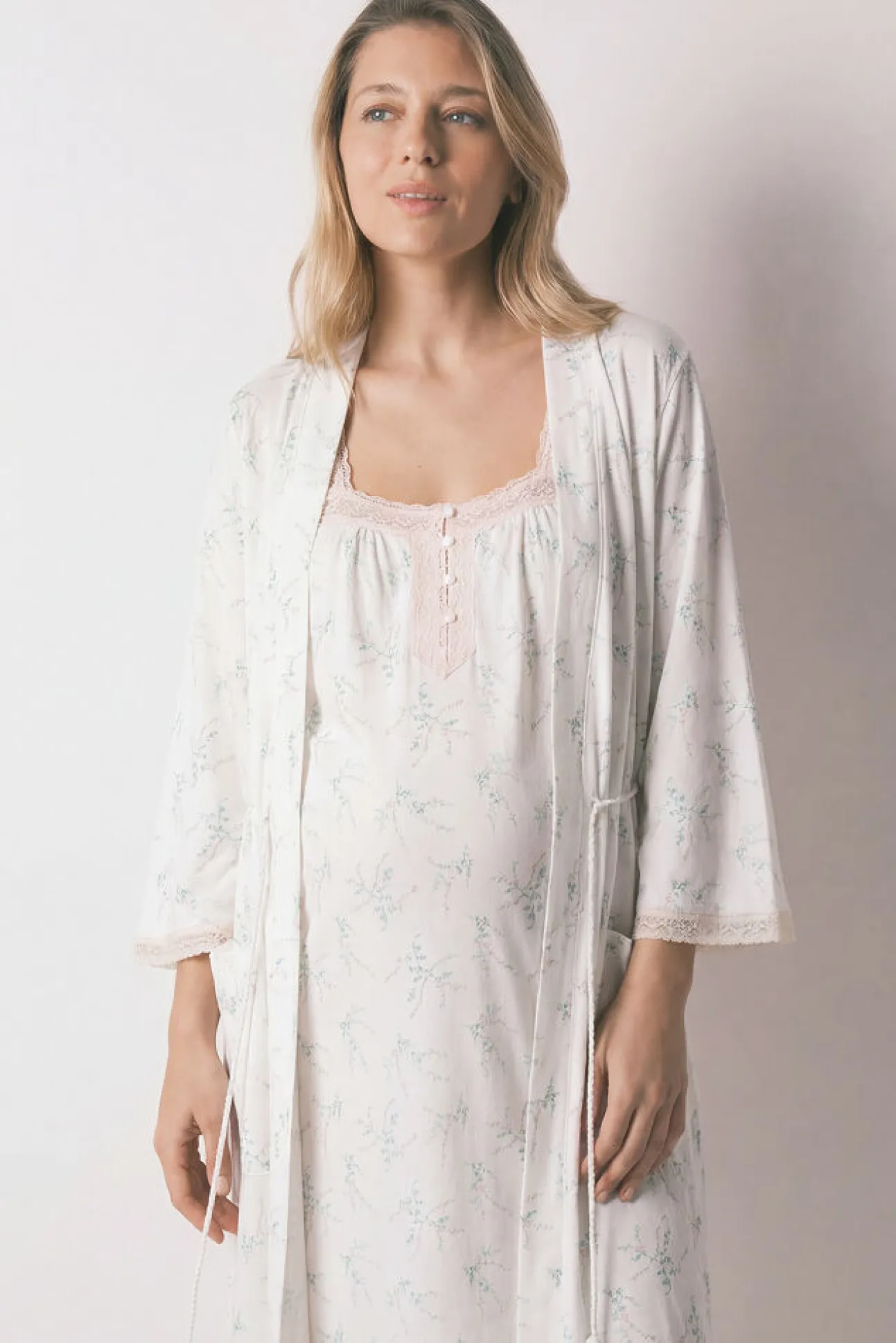 Robe comprida maternity em algodão estampado de flores