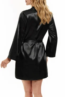 Robe curta básica em cetim