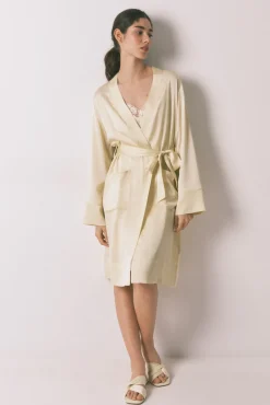 Robe curta cetim amarela