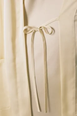 Robe curta cetim amarela