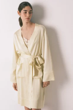 Robe curta cetim amarela